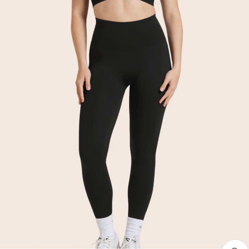 SET ACTIVE SCULPFLEX ONYX LEGGINGS